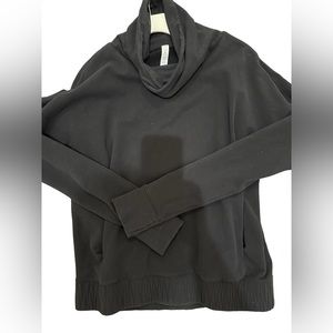 Lululemon cowl neck pullover with pockets